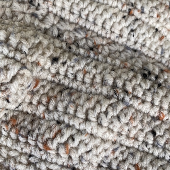 HANDMADE crocheted winter cowl - Picture 3 of 5